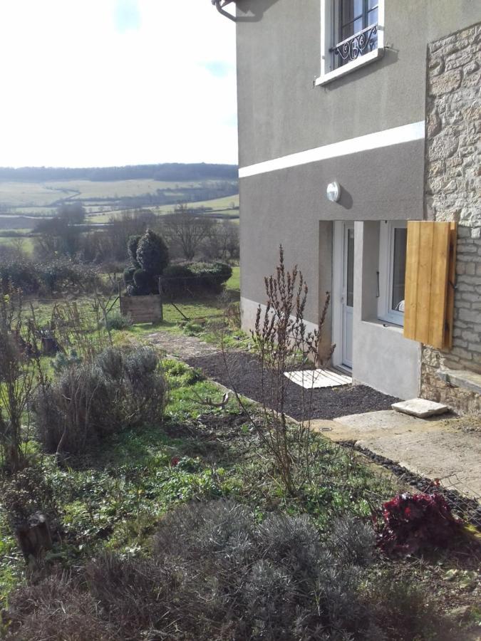 Agréable chambre meublée, vue sur la vallée de l'Auxois Villy-en-Auxois Esterno foto